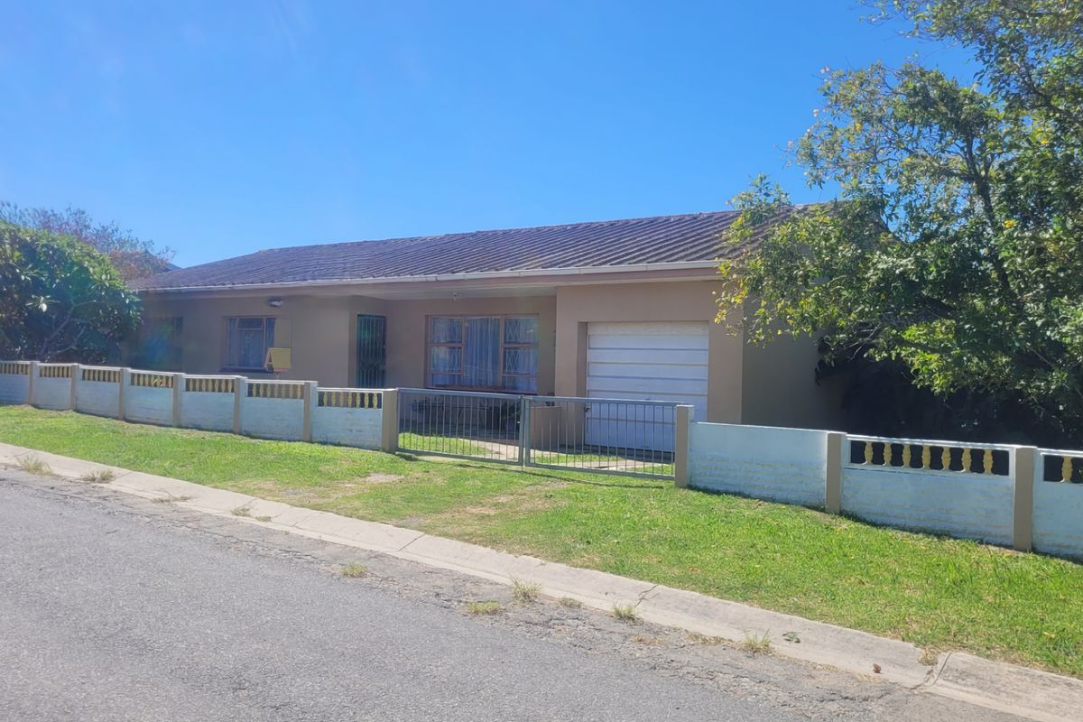 Charming three bedroomed  home - Photo 4