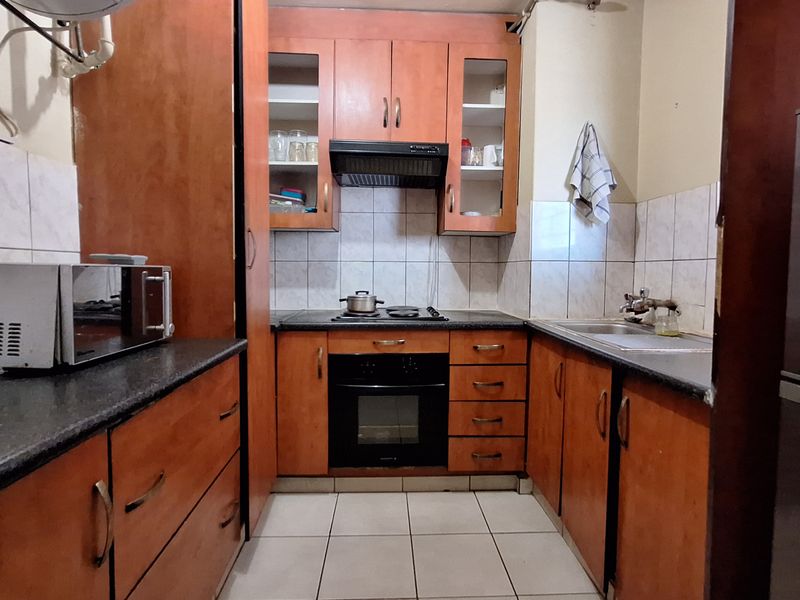 Generous Living Space with Excellent Investment Potential - Photo 3