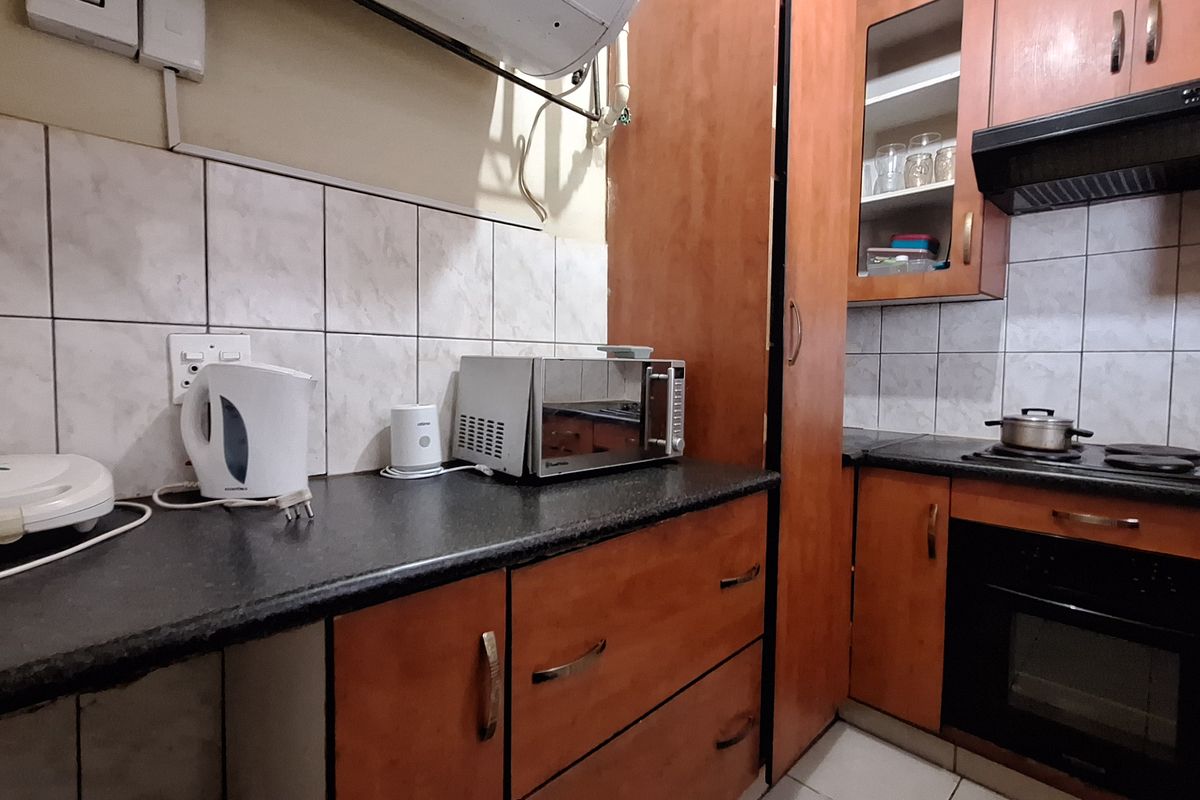 Generous Living Space with Excellent Investment Potential - Photo 5