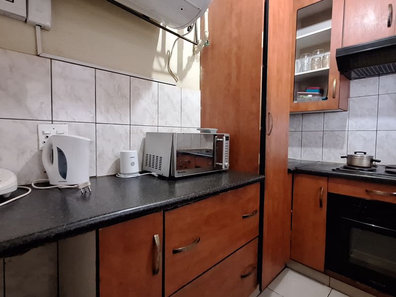 Generous Living Space with Excellent Investment Potential - Photo 5