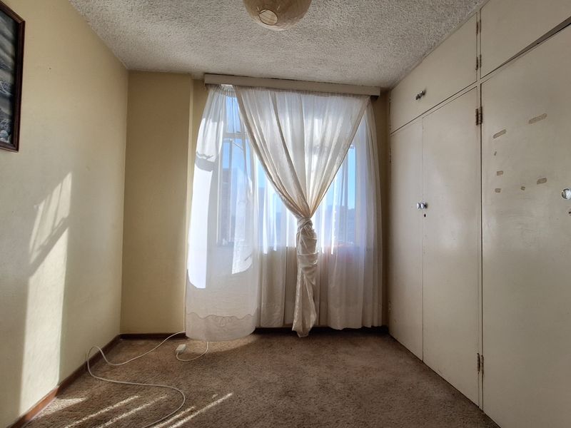 Generous Living Space with Excellent Investment Potential - Photo 9