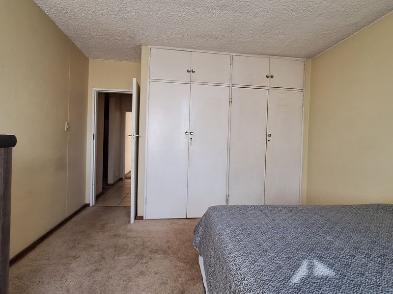 Generous Living Space with Excellent Investment Potential - Photo 8