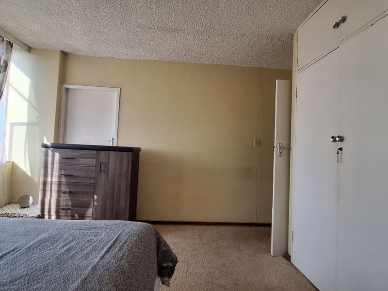 Generous Living Space with Excellent Investment Potential - Photo 7