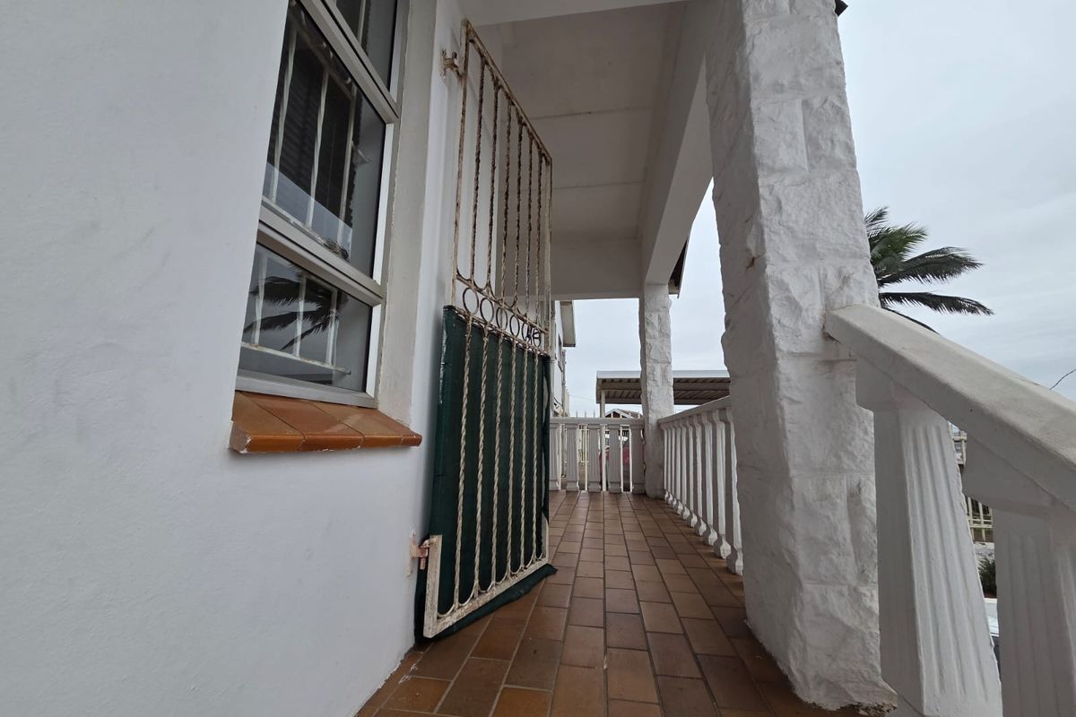 Stunning Home On The Ridge - Photo 3