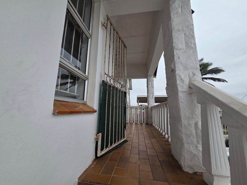 Stunning Home On The Ridge - Photo 3