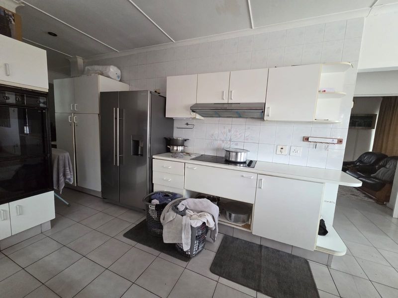 Stunning Home On The Ridge - Photo 9