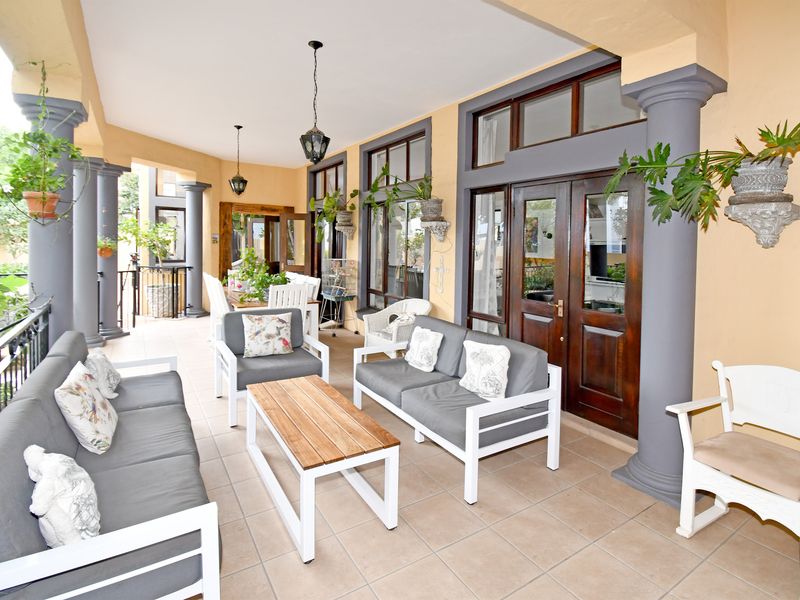 Comfort, Simplicity, and Timeless Blue Valley Farm-style - Photo 5