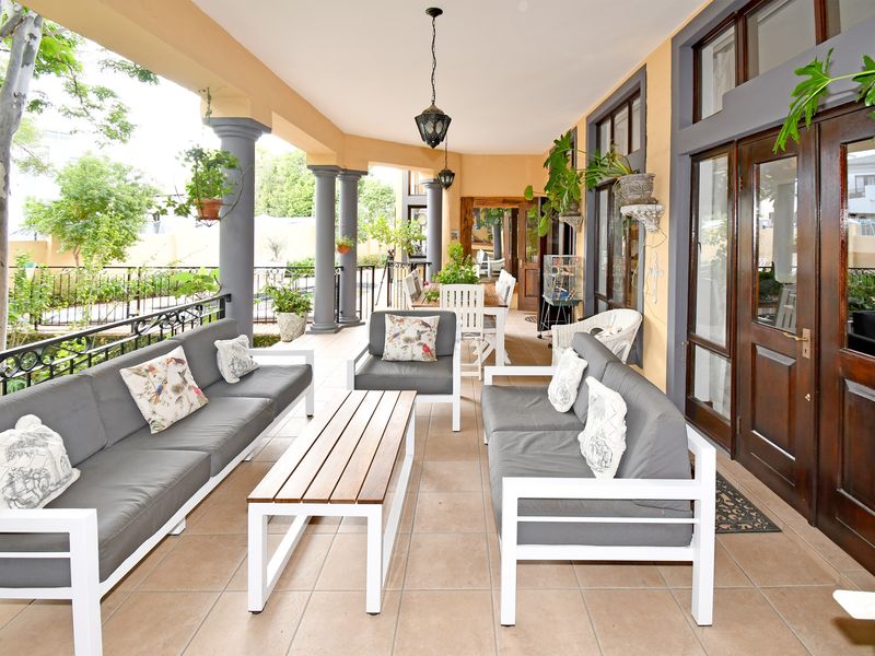 Comfort, Simplicity, and Timeless Blue Valley Farm-style - Photo 6