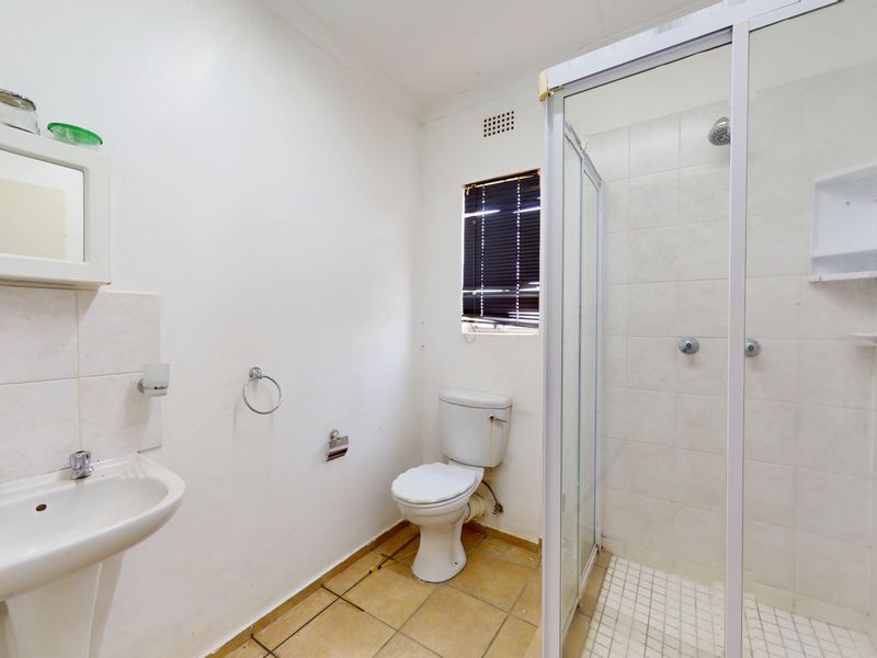 Modern comfort, prime convenience, and effortless living — your perfect apartment awaits. - Photo 9