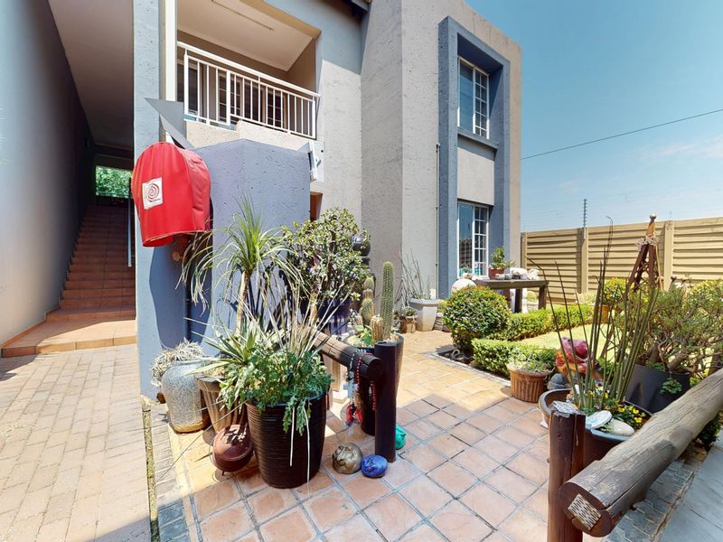 Modern comfort, prime convenience, and effortless living — your perfect apartment awaits. - Photo 4