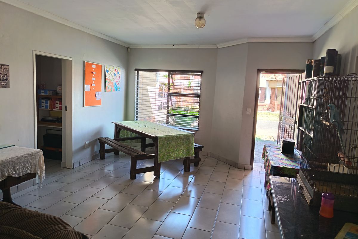 Charming 2-Bedroom Home in Secure Complex – Waterval East - Photo 4
