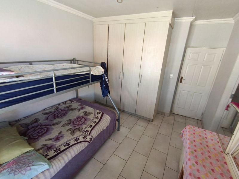 Charming 2-Bedroom Home in Secure Complex – Waterval East - Photo 9