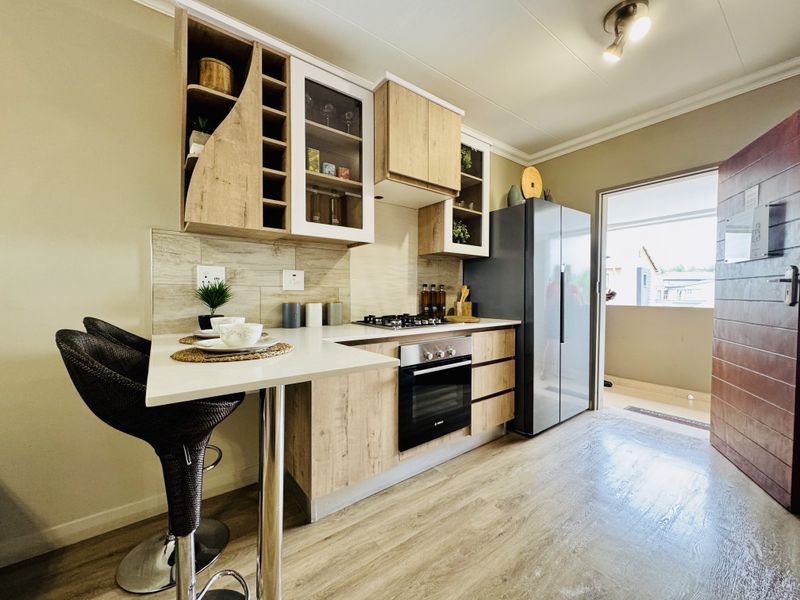 Apartment For Sale In Pretoria - Photo 3