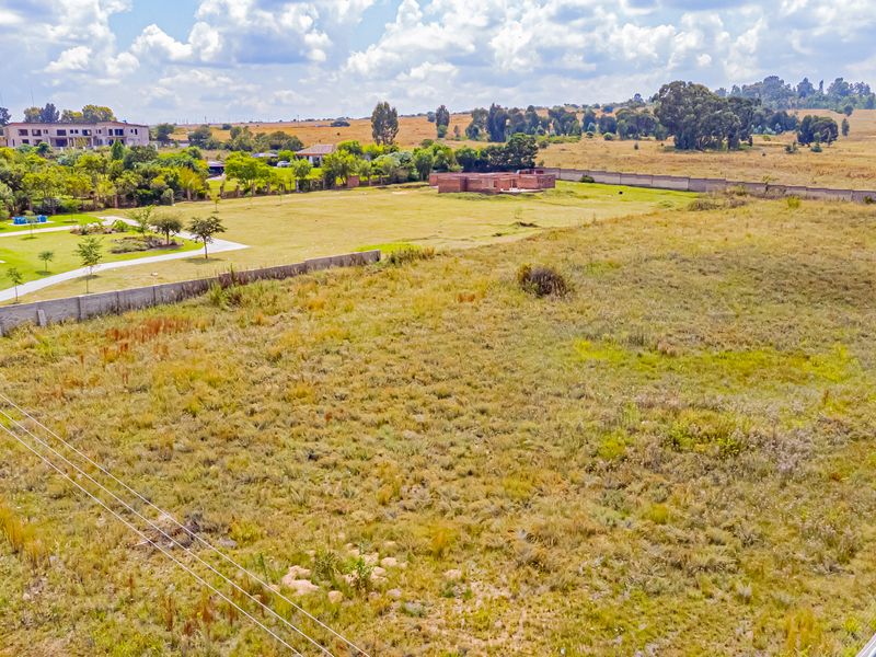 Embrace the Country Lifestyle | Secure Boutique Estate - Photo 9