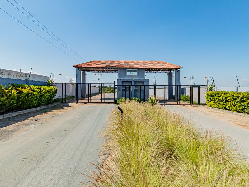 Embrace the Country Lifestyle | Secure Boutique Estate - Photo 2