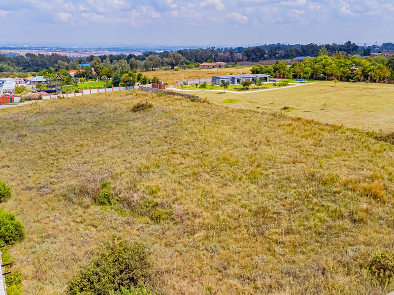 Embrace the Country Lifestyle | Secure Boutique Estate - Photo 4