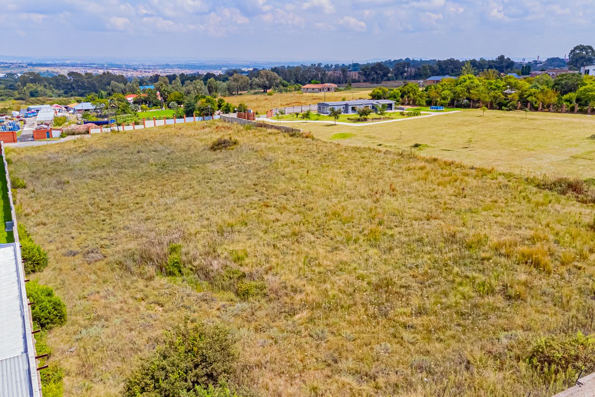 Embrace the Country Lifestyle | Secure Boutique Estate - Photo 4