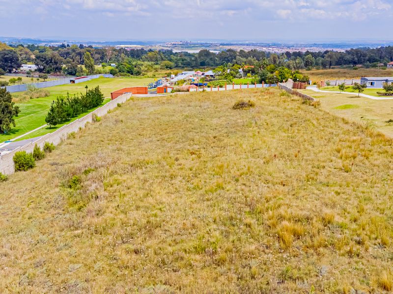 Embrace the Country Lifestyle | Secure Boutique Estate - Photo 5