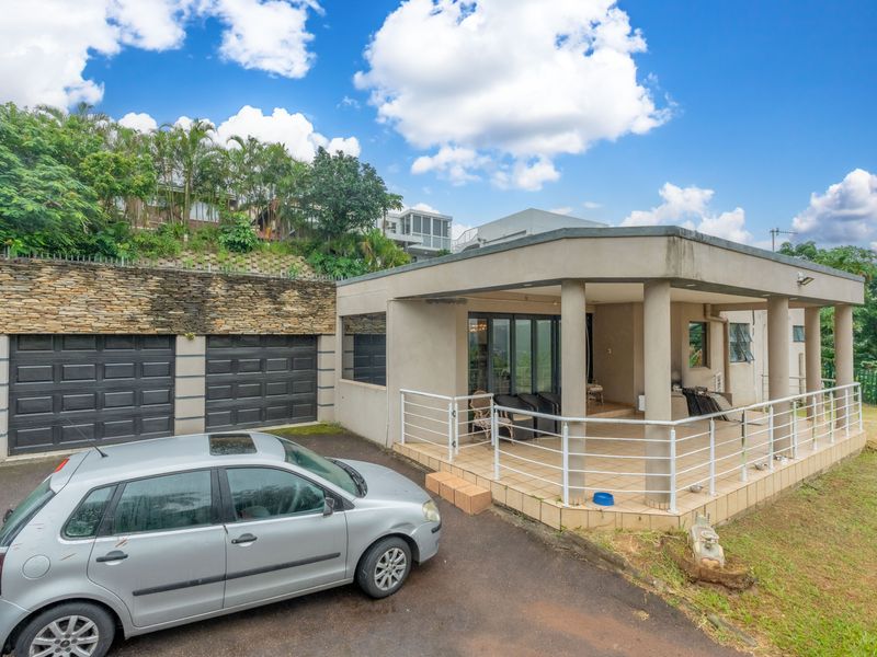 Live the Dream in this Ultra-Modern, Large Family Home - Photo 6