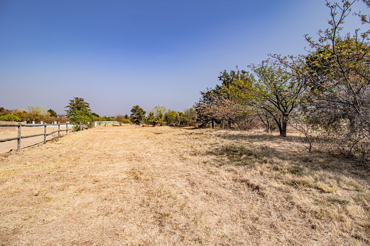 Country Living | Secure Gated Estate | 10 Minutes from Fourways - Photo 5