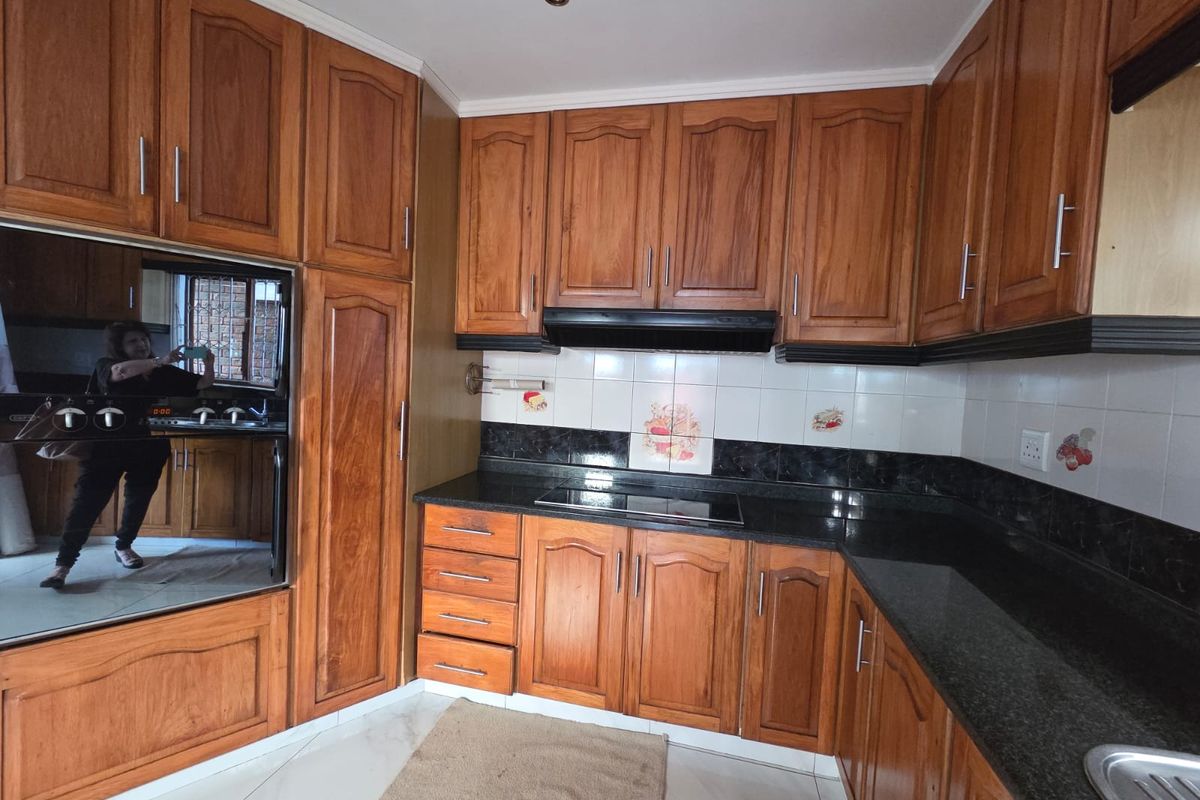 Palatial Grandeur In Prime Shallcross - Photo 5