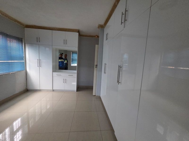 Palatial Grandeur In Prime Shallcross - Photo 10