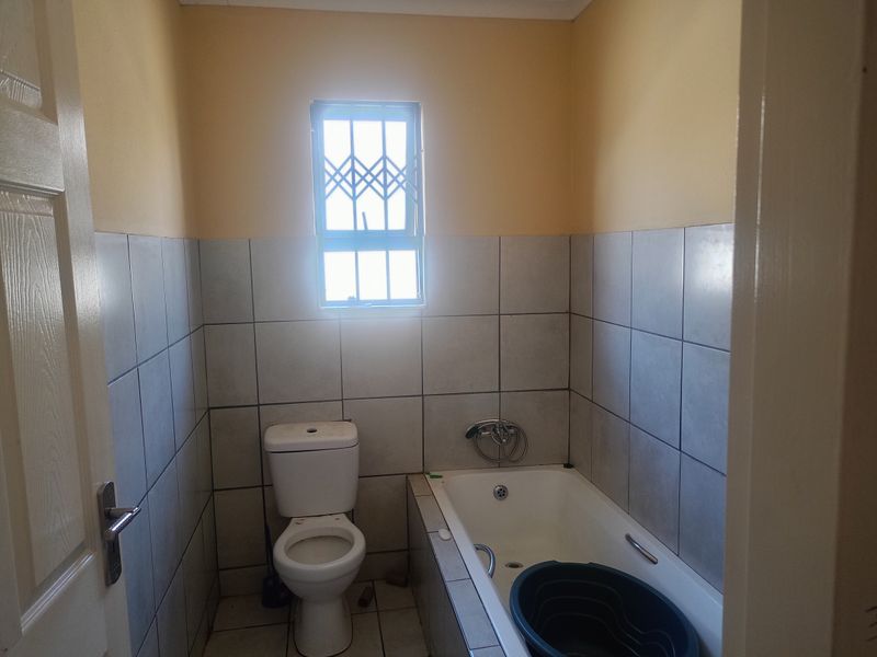 Charming 3-bedroom house for sale in Vanderbijlpark CE 4, perfect for families seeking comfort! - Photo 7