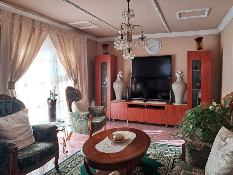 Neat & Secure Home in Sunnyridge, East London - Photo 3