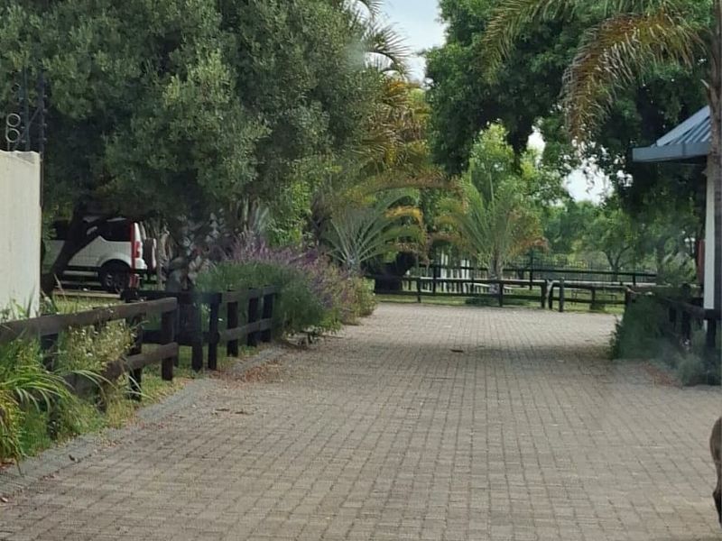 Charming and secure one bed cottage to let on a safe, well-kept property. - Photo 2