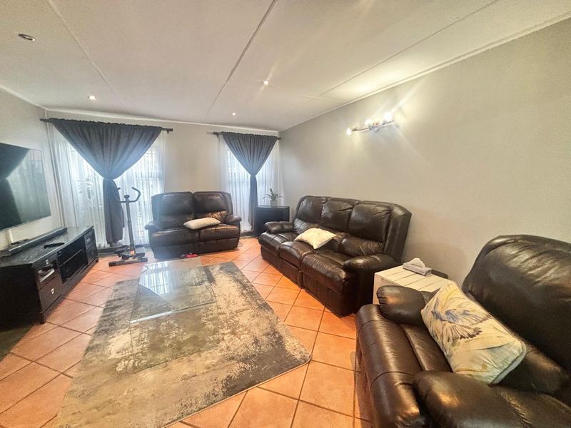 Fully Off-the-Grid Family Home with Solar, Borehole & Pool in Kruinpark - Photo 7