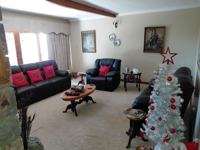 Home with Atmosphere and a Lovely Garden in the Bothasrus Area of Despatch - Photo 9