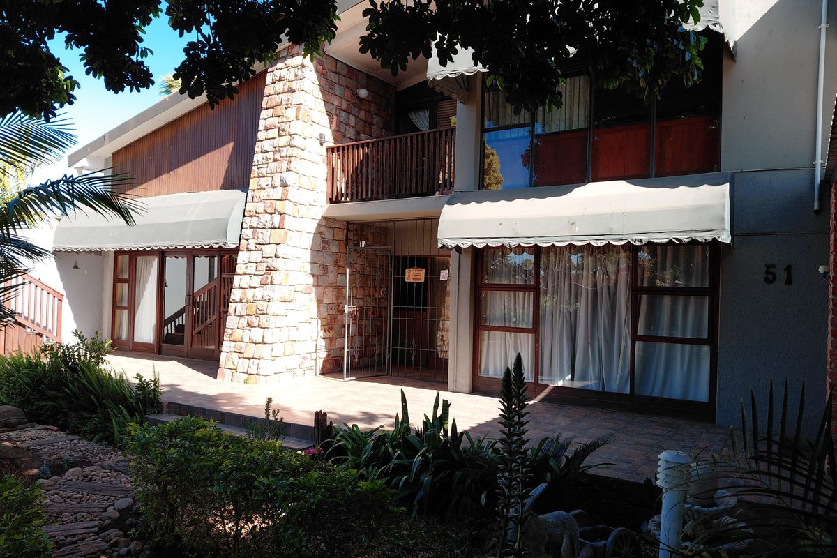 Home with Atmosphere and a Lovely Garden in the Bothasrus Area of Despatch - Photo 2