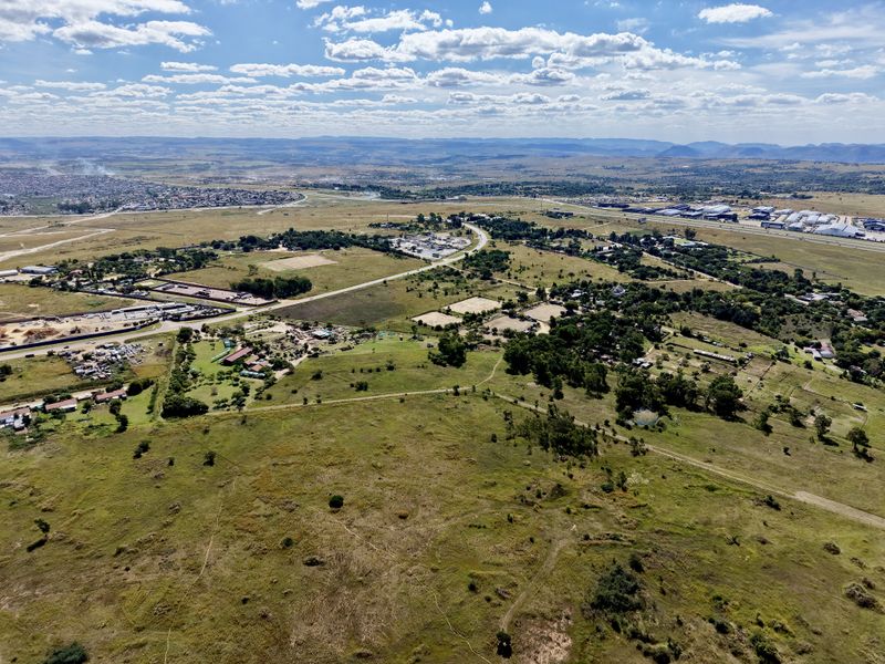 Prime 4.2 Hectare Investment Opportunity – Exceptional Location - Photo 9