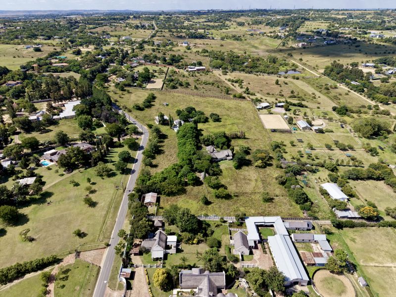 Prime 4.2 Hectare Investment Opportunity – Exceptional Location - Photo 6