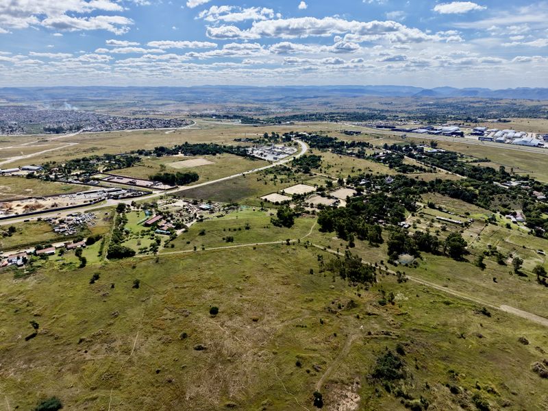 Prime 4.2 Hectare Investment Opportunity – Exceptional Location - Photo 7