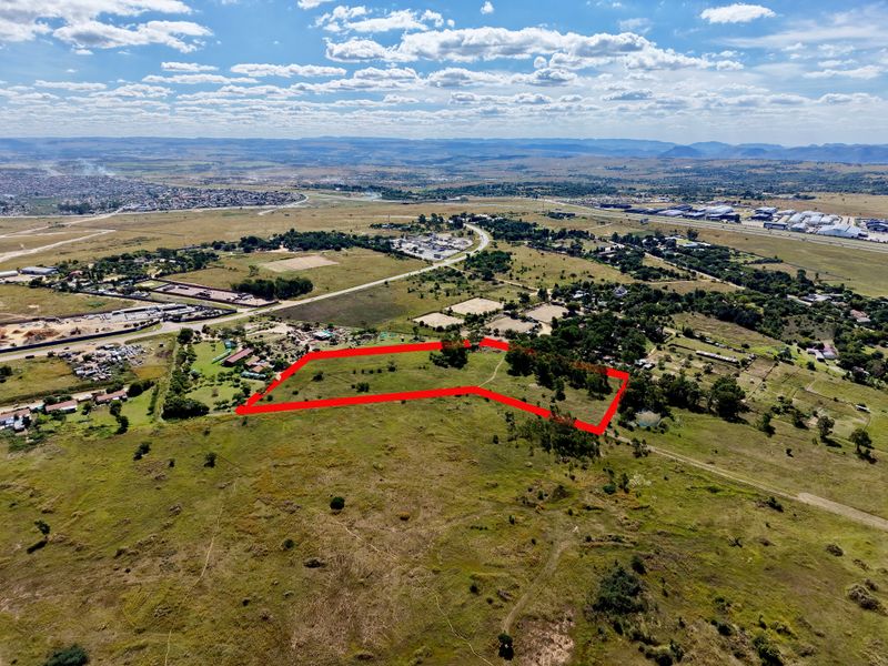 Prime 4.2 Hectare Investment Opportunity – Exceptional Location - Photo 2