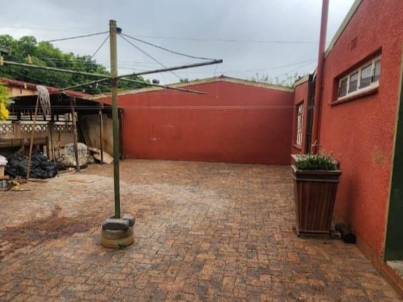 3 Bedroom House - Near High School for sale in Sasolburg - Photo 3
