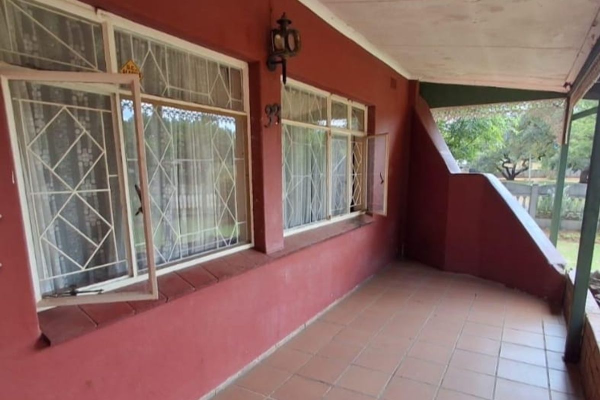 3 Bedroom House - Near High School for sale in Sasolburg - Photo 4