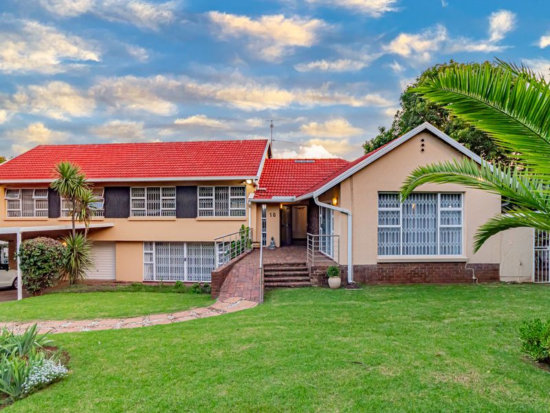 Executive Living and so many options..... - Photo 2