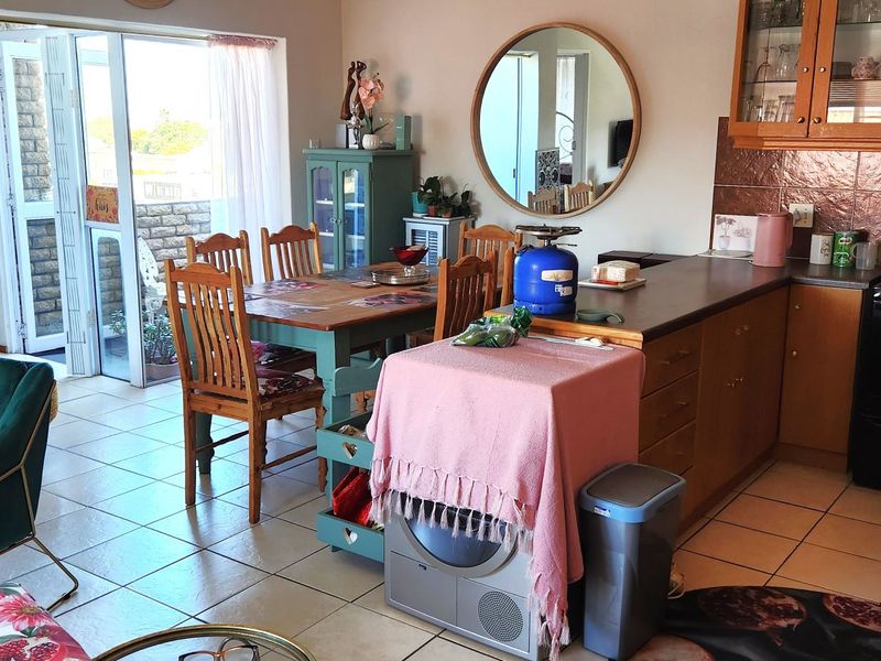 2 Bedroom Flat for Sale in Kleinmond - Photo 3