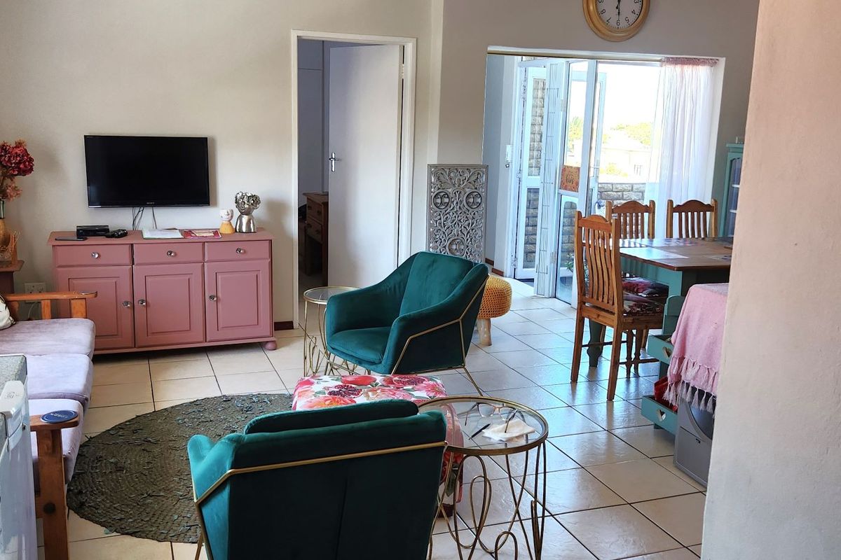 2 Bedroom Flat for Sale in Kleinmond - Photo 2