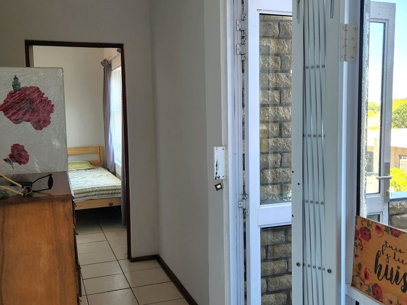 2 Bedroom Flat for Sale in Kleinmond - Photo 9