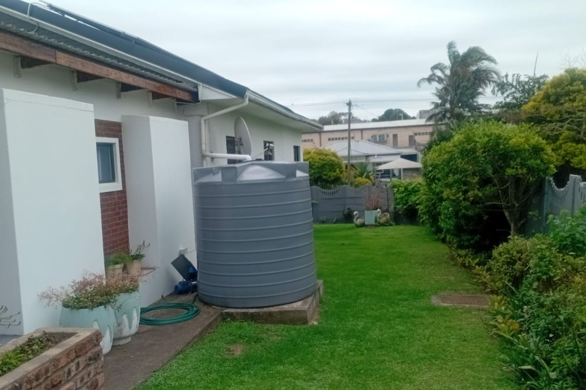 Modern and Spacious Family Home for Sale in Berea - Photo 2