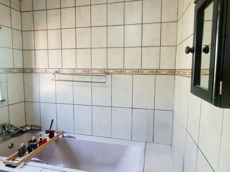 Charming 3 Bedroom house in Makhado Park, Louis Trichardt for Sale - Photo 8