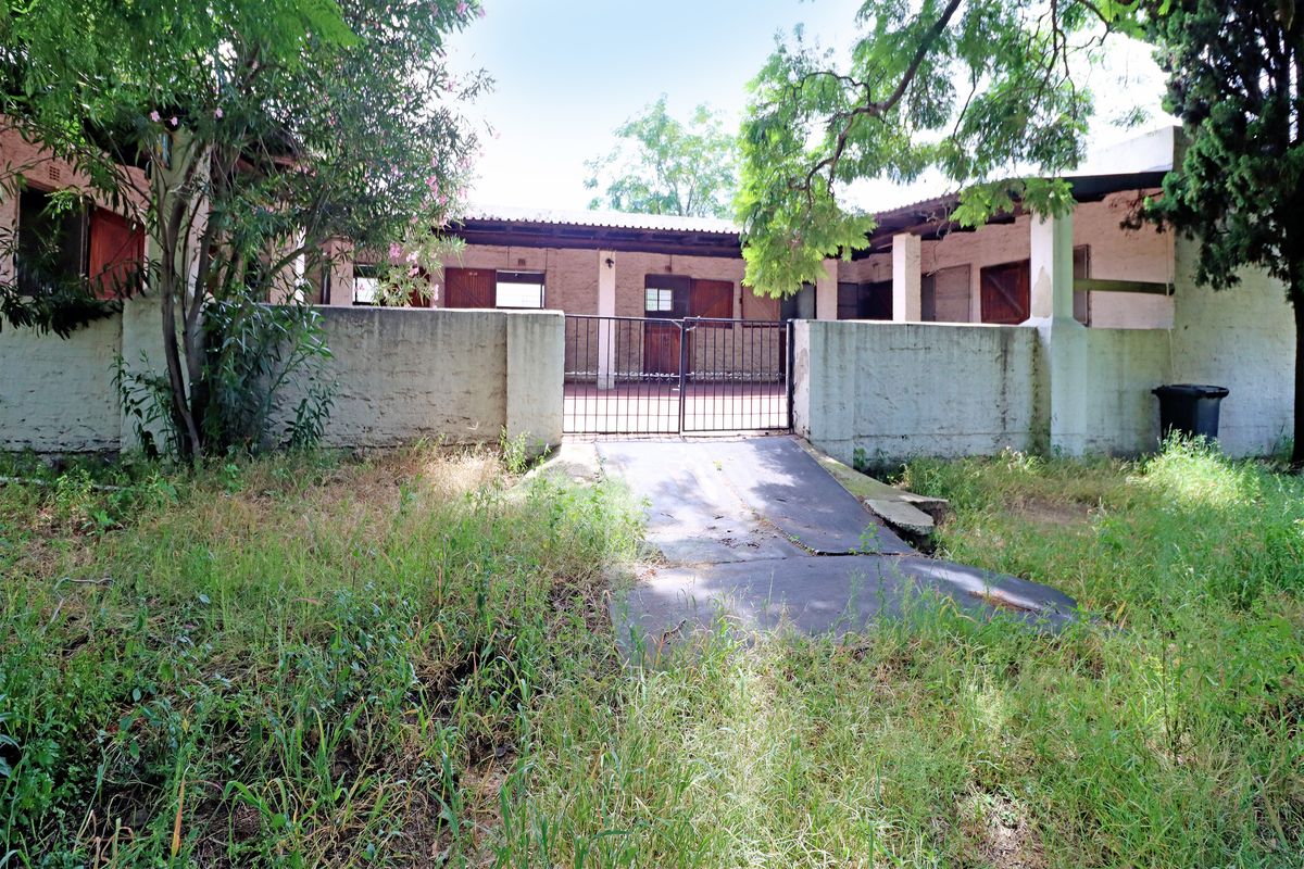 A property with incredible potential for those ready to dream big! 4.8 ha - Photo 3