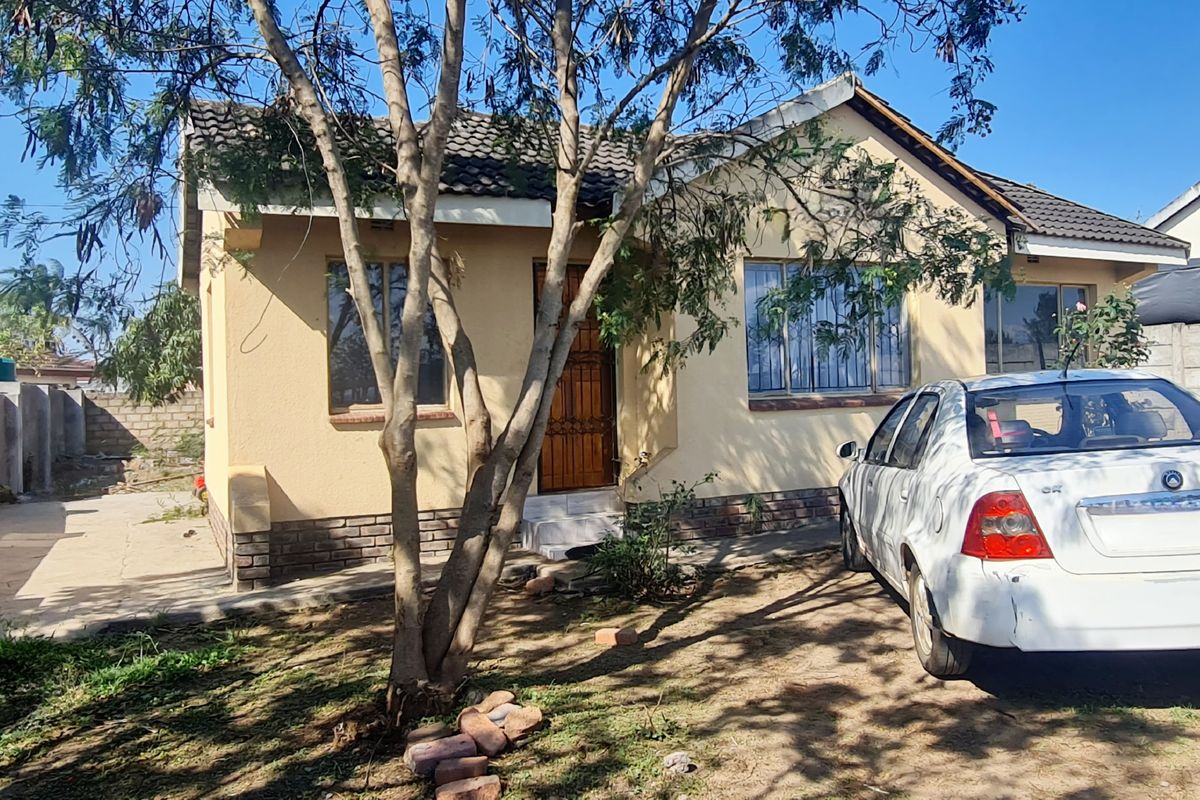 3 Bedroom house for Sale in Makhado Park, Louis Trichardt - Photo 2