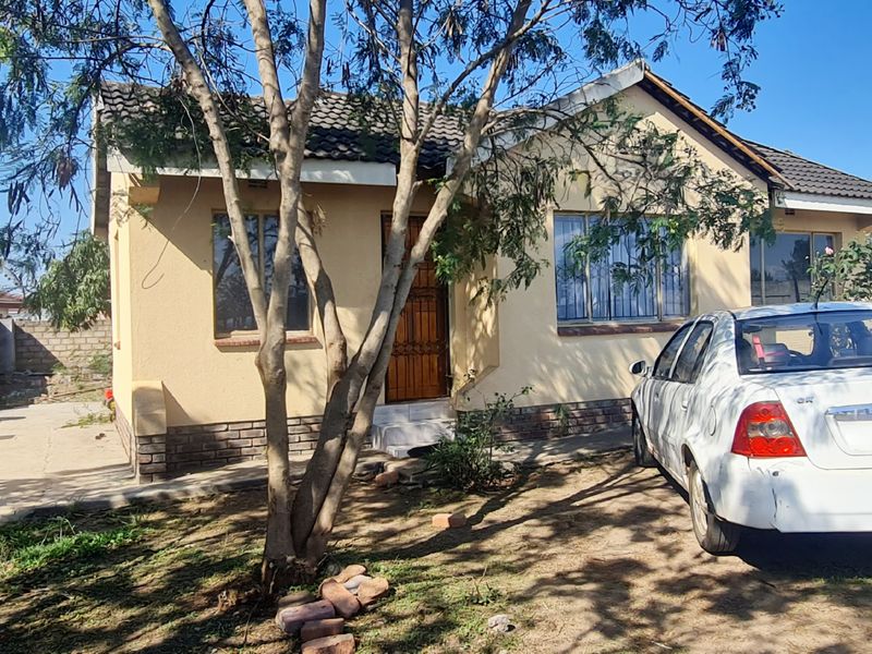 3 Bedroom house for Sale in Makhado Park, Louis Trichardt - Photo 2