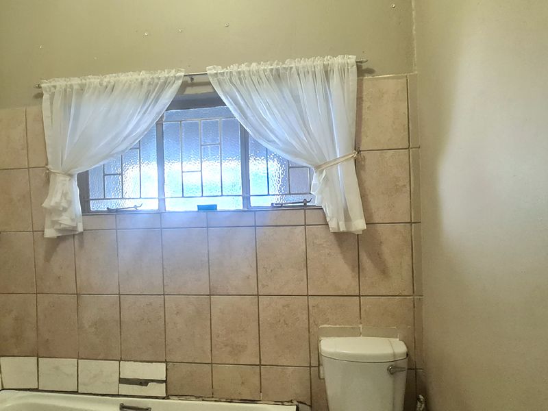 3 Bedroom house with investment rooms for sale in Louis Trichardt - Photo 6