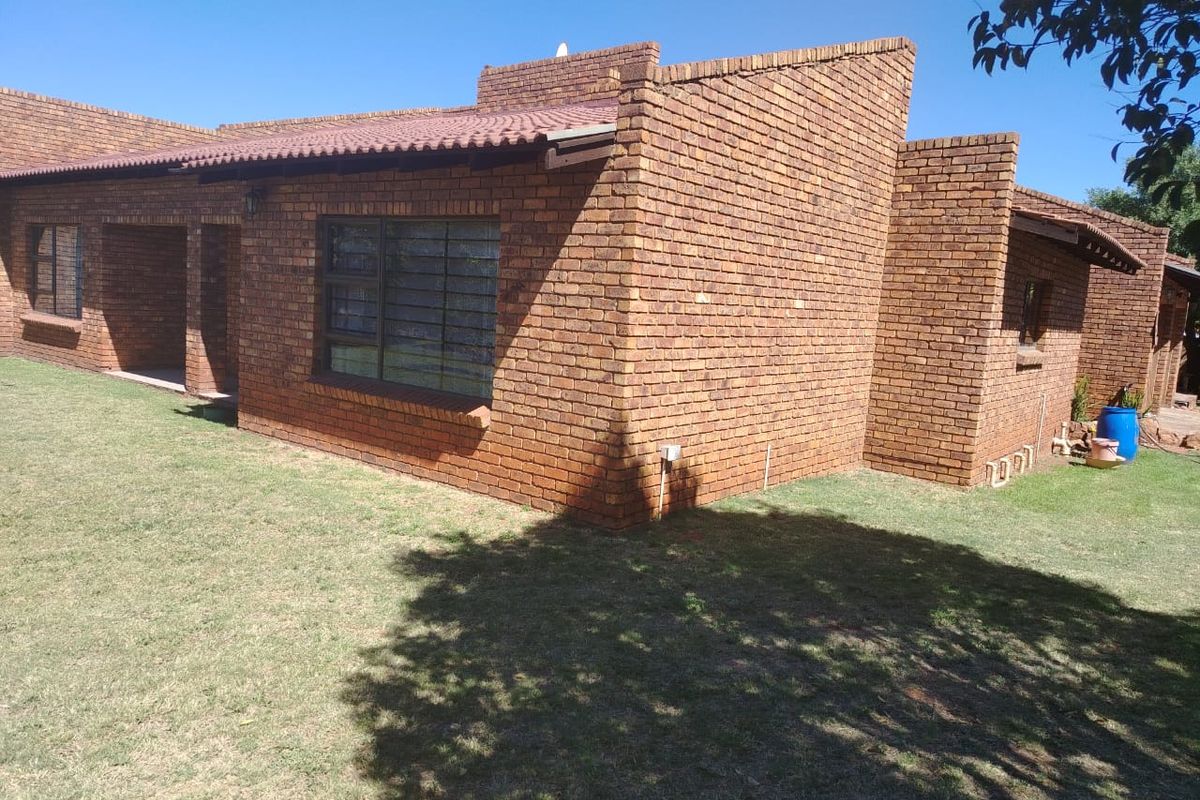 Huge plot and  home,  outbuildings, running business venue with income , endless options. BARGAIN. - Photo 3