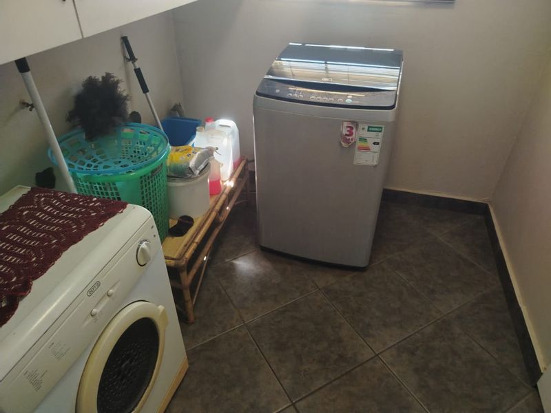 Huge plot and  home,  outbuildings, running business venue with income , endless options. BARGAIN. - Photo 8